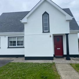 5 The Cloisters, Kilkee, Co Clare, hotel in Lyre