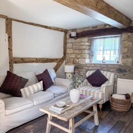 Castle Cottage Winchcombe، فندق في وينشكومبي