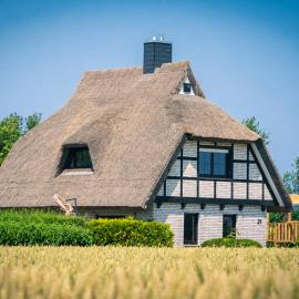 Reetdachhaus Laurin in Dranske, hotel i Dranske