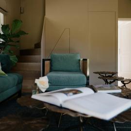 Design Country House & Pool in Famous Wine Region, hotel in Schlieb