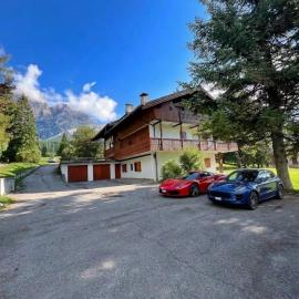 Exclusive Central Chalet, 5 min Sky Slopes, Garage