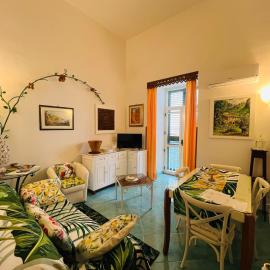 Atrani Apartments on the Amalfi Coast, air-purified, close to the beach and easy access: Atrani'de bir otel