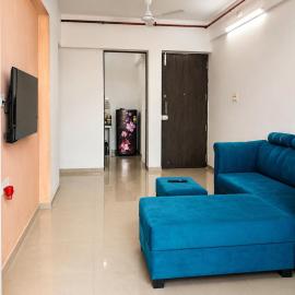 Sunset Luxe Stay Your Cozy Couple-Friendly Escape in Palava، فندق في كاليان