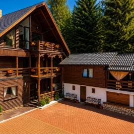 Wild Rose, hotel sa Borşa