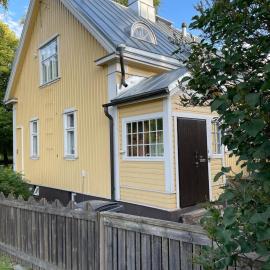 Spacious Family Apartment 100m2 Viinikanpuisto, Free Parking, Private Patio, Sauna and Free Wi-Fi, hotel en Tampere