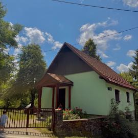 FoRest Chalet, hotell i Zalesina