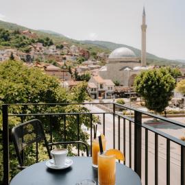 Monarch Boutique Hotel, готель у місті Прізрен