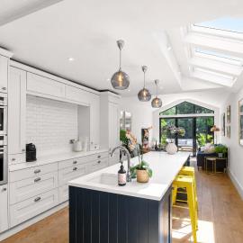 Stylish Hertford House - Ideal for Work or Leisure