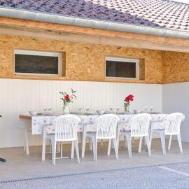 Le gîte du centre, parking avec recharge pour véhicule électrique, hotel a Avrecourt