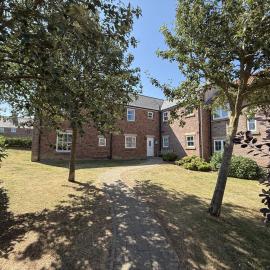 Sea Air, The Bay, 2 bedroom 2 bathroom first floor apartment, 2 dogs welcome