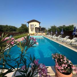 Pensiunea Acvila, hotel in Dunavăţu de Jos