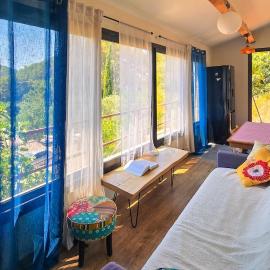 Le Balcon de la Sainte-Baume Gîte, hotell sihtkohas Auriol