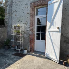 Une dépendance avec terrasse