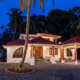 Angam Banyan - Tropical Boho 2BHK Villa - 3Beds - Botanical Garden, hotel u gradu 'Kakkayam'
