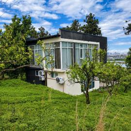 Hillside House Overlooking Batumi, hotel in Charnali