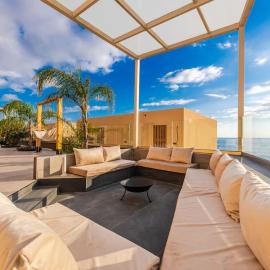 Seaside Retreat Green Coast by PikHost