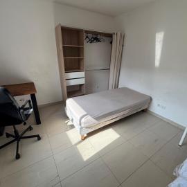 Beautiful Private rooms at Colombes, viešbutis mieste Kolombas