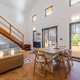 Villa Dita Qerret Relaxing Beachfront Stay by PikHost