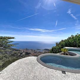 Villa Les Hauts de Monte Carlo Panoramic Sea View, hotel in La Turbie