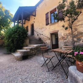Charmant gîte pour 2 personnes avec piscine en Aveyron, hotel Morlhon-le-Haut városában