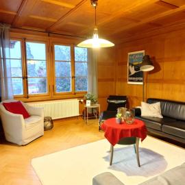 Chalet Seegarten Hilterfingen on the Lake of Thun, hotell i Thun