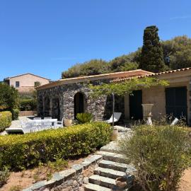 Villa la Kallistina, avec vue et accès à la mer dans la prisée Marine de Davia