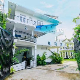 Lodge 52 Negombo, hotell i Negombo
