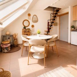 Cozy duplex apartment with free parking