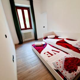 Tirano Family Hub - 3 Bedrooms, Parking&View、ティラーノのホテル