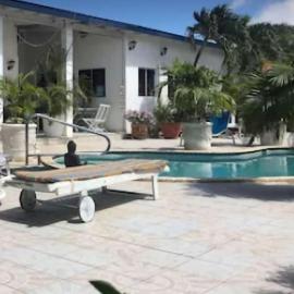Hostel WAIVING MILL, Hotel in Oranjestad