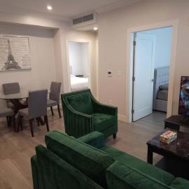 Modern 2-Bedroom Vancouver Condo Perfect for Families, hotell i Vancouver