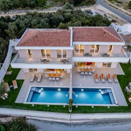 Pool Villas Pastura