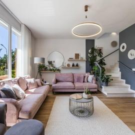 Coastal Bloom Villa Garden & BBQ by PikHost