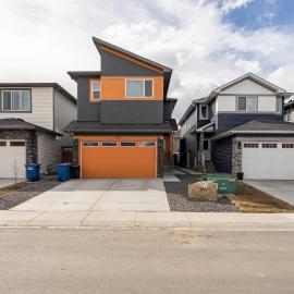 Plush Suite Pet Friendly 326 Mbps Wi-Fi, hotel v destinaci Airdrie