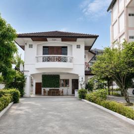 Poon house Nimman