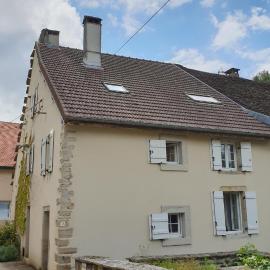 Gîte La Salamandre, hotel in Passenans