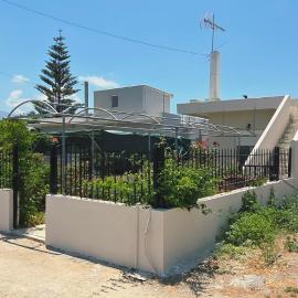 Infinity Green House at Kastelli Airport โรงแรมในMoukhtároi
