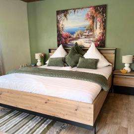 Apartment Leidenberger - Nähe Rothenburg & Ansbach - 2 Schlafzimmern, מלון בColmberg