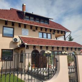 Kristálygyöngy Magánszálláshely, hotel u gradu Szatymaz