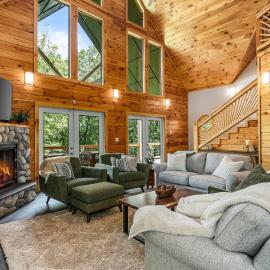 Private Luxury Cabin Hot Tub Sauna Sleeps 13