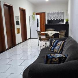 Ótima localização, acomoda até 4 pessoas, hotel in Tangara da Serra