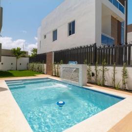 Luxury Villa Private Pool 5 Min to Playa Dorada, hotel i Puerto Plata
