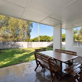 1 - 5a Coochin Street, Dicky Beach - 200m To Beach
