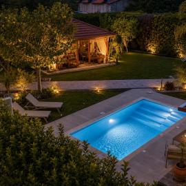 Sea Breeze & Nature villa, with heated pool and garden retreat, hotell i Kremasti