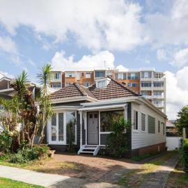 Cozy Loft Beach House, hotel in Wollongong