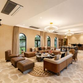 ELIVAAS Prive Heaven Farm Pet-friendly 6-BHK Manor With Private Pool, Gazebo, Indoor Bar, Jacuzzis & Garden, hotel u gradu 'Sohna'