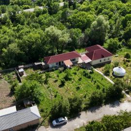 ASAN ATA Guest House, hotel in Toktogul
