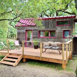 La Tiny house des Tisserins - sous les chênes, hotel a Lalbenque