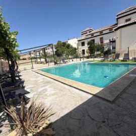 Almaterra Apartamentos Turísticos, hotel u gradu Ueskar