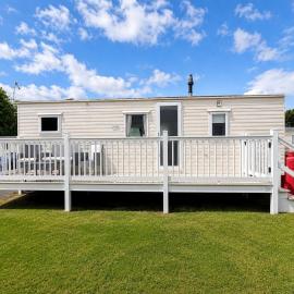 Gorgeous Caravan With Decking In Breydon Water Holiday Park, Ref 10081B